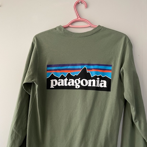 Sage green Patagonia long sleeve size xs - Picture 2 of 3
